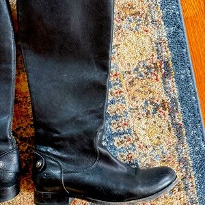 Frye Melissa Button back zip 9